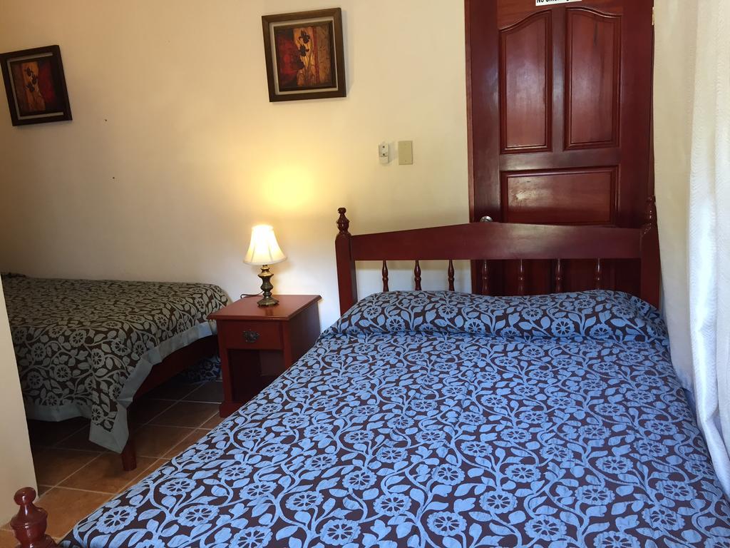 Panchos Villas Caye Caulker Szoba fotó